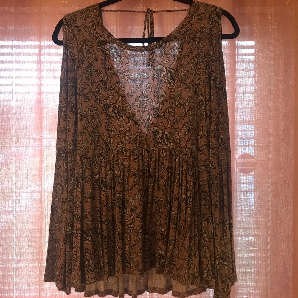 Soft & sexy lavender floral top, reversible.